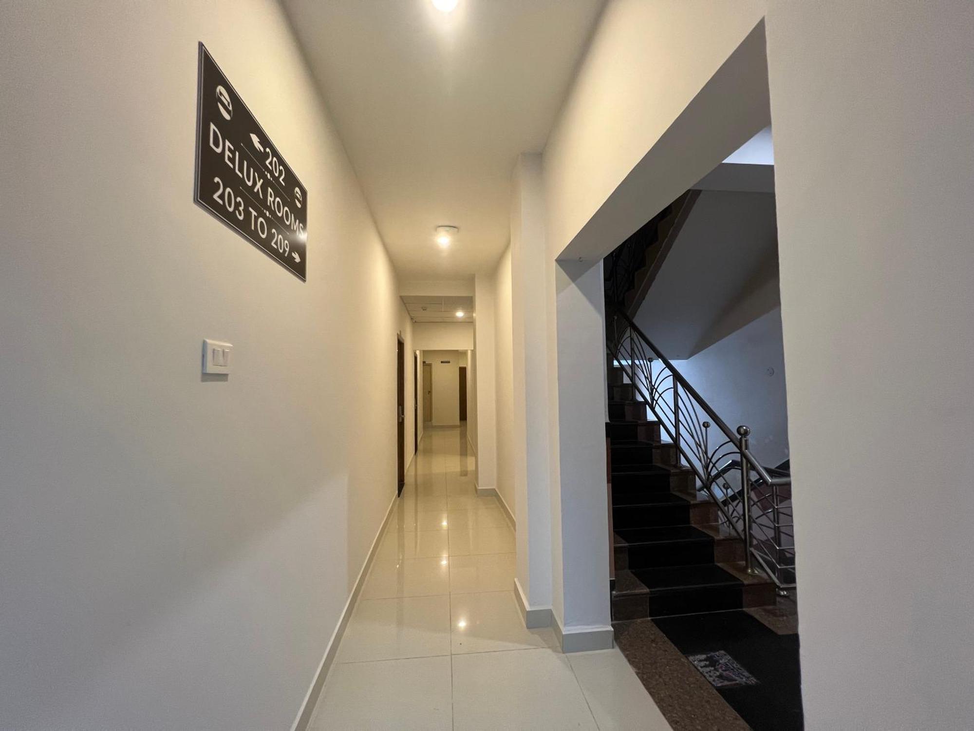 Le Hotel Host Tiruchirappalli Экстерьер фото